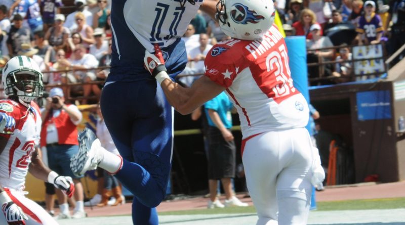 Larry Fitzgerald catches TD at 2009 Pro Bowl.jpg