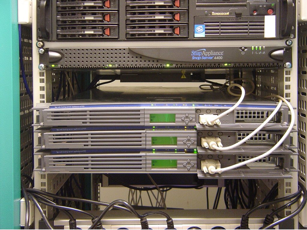 Paris servers DSC00190.jpg