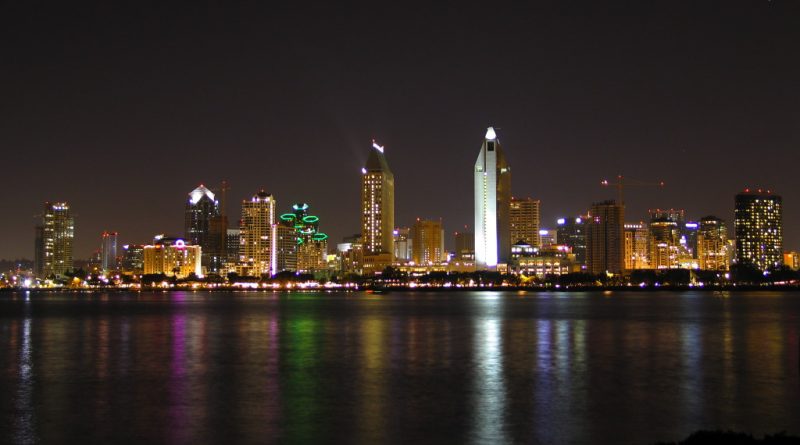 Sandiego skyline at night.JPG